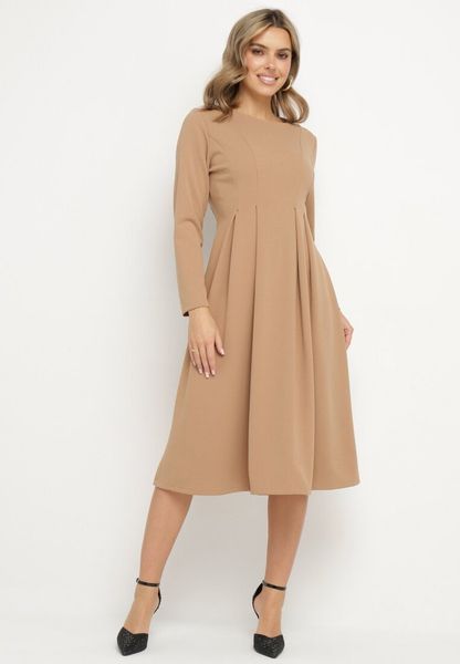 Ciemnobeżowa Elegancka Sukienka Rozkloszowana Temarielis. Brązowe sukienki Born2be, l, bez wzorów, eleganckie, bez kołnierzyka, bez ramiączek, oversize. Za 69.99 zł.