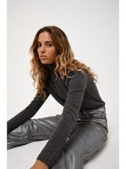 AUTHENTIC CASHMERE Kaszmirowy golf "Bise" w kolorze antracytowym rozmiar: L. Czarne golfy AUTHENTIC CASHMERE, l, bez wzorów, z kaszmiru, bez ramiączek. Za 356.45 zł.