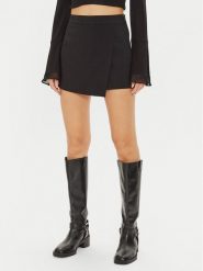 Gina Tricot Szorty materiałowe 23419 Czarny Regular Fit. Czarne szorty Gina Tricot, bez wzorów, z materiału. Za 109.99 zł.
