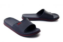 AXIM 7K23767 navy, klapki basenowe damskie. Niebieskie klapki Axim, bez wzorów, bez obcasa. Za 24.49 zł.