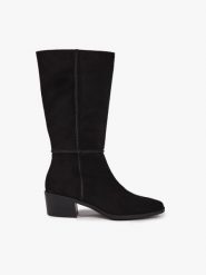 Czarne wyższe botki na obcasie. Czarne botki Ryłko, bez wzorów, z weluru, bez obcasa, na obcasie, bez zapięcia. Za 649.99 zł.