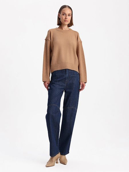 BGN Sweter w kolorze jasnobrązowym rozmiar: 38. Brązowe swetry BGN, bez wzorów, ze splotem, bez ramiączek. Za 166.88 zł.