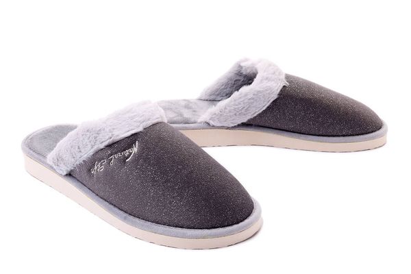 METEOR 105 BROKAT szary, kapcie damskie. Szare obuwie domowe Meteor, bez wzorów, bez zapięcia. Za 45.35 zł.