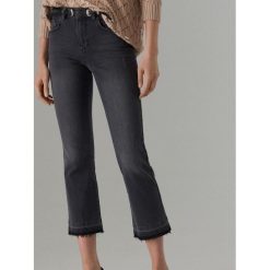 Jeansy cropped kick flare - Szary. Szare jeansy Mohito, bez wzorów. W wyprzedaży za 29.99 zł.