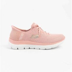 Buty sportowe damskie Skechers Summits-New Daily Slip-ins. Czerwone obuwie sportowe Skechers, z materiału, bez zapięcia. Za 279.39 zł.