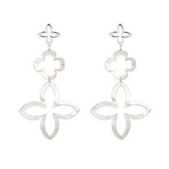 Kolczyki modułowe z masy perłowej Lily ze srebrną lilijką. Białe kolczyki Lilou, z perłą. Za 459.00 zł.