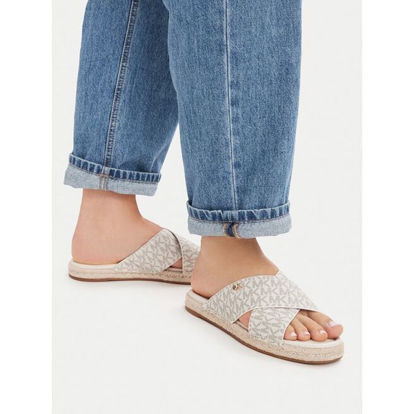 Klapki MICHAEL Michael Kors. Białe klapki MICHAEL Michael Kors, bez wzorów, bez obcasa. Za 337.99 zł.