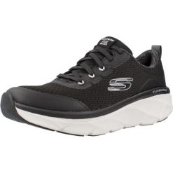 Kapcie SKECHERS 150095S Czarny. Czarne obuwie domowe Skechers, bez wzorów, z tkaniny, bez zapięcia. Za 285.99 zł.