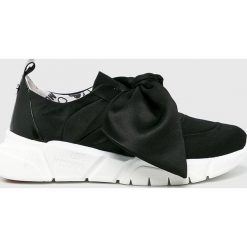 Love Moschino - Buty. Czarne obuwie sportowe Love Moschino, z materiału, bez zapięcia. W wyprzedaży za 649.90 zł.