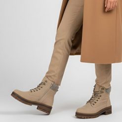 Botki damskie Vinceza, trzewiki na obcasie z eko skóry i zapinane na suwak, beżowe, 87722-BE. Brązowe botki VINCEZA, bez wzorów, z dzianiny, bez obcasa, na obcasie, bez zapięcia. Za 152.99 zł.