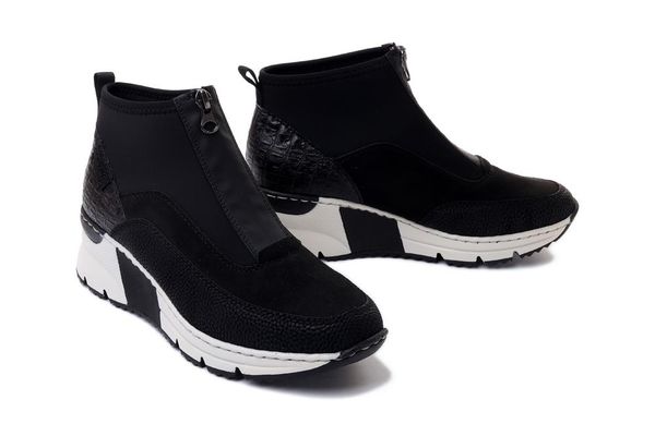 RIEKER N6352-00 black, botki damskie. Czarne botki Rieker, na zimę, bez wzorów, bez obcasa, na koturnie, bez zapięcia. Za 207.94 zł.