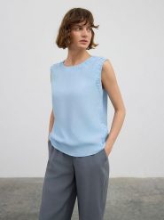 BGN Bluzka w kolorze błękitnym rozmiar: 40. Niebieskie bluzki BGN, bez wzorów, z wiskozy, bez kołnierzyka, bez ramiączek. Za 87.61 zł.