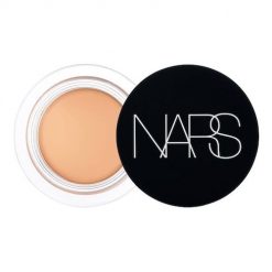 Nars - Soft Matte Complete Concealer - Korektor Cieni Pod Oczami - Custard (6,2 g) - Dla Kobiet. Korektory NARS. Za 195.00 zł.