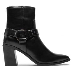 Botki Call It Spring. Czarne botki Call it Spring, bez wzorów, bez obcasa, na słupku, bez zapięcia. Za 399.99 zł.