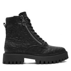 Botki Guess. Czarne botki Guess, z aplikacjami, bez obcasa, na płaskiej podeszwie, bez zapięcia. Za 669.99 zł.