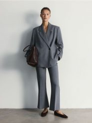 Marynarka z dodatkiem wiskozy - ciemnoszary. Szare marynarki i żakiety Reserved, l, bez wzorów, z tkaniny. Za 229.99 zł.