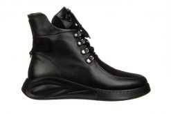 Botki Bayla-161 194 402 01 60 Black Black Nubuck 161646, Czarny, Skóra naturalna - 36. Czarne botki Bayla, na zimę, bez wzorów, z gumy, bez obcasa, bez zapięcia. W wyprzedaży za 242.10 zł.