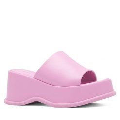 Klapki Jenny Fairy. Czerwone klapki Jenny Fairy, bez wzorów, bez obcasa. Za 139.99 zł.