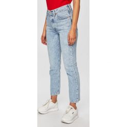 Levi's - Jeansy 501. Niebieskie jeansy Levi's®, s, bez wzorów, z podwyższonym stanem. Za 429.90 zł.