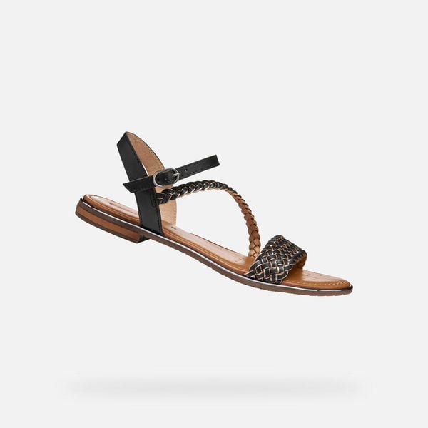 Sandały GEOX D55DQD Czarny. Czarne sandały Geox, bez wzorów, ze skóry, bez obcasa, bez zapięcia. Za 331.99 zł.