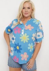 Niebieska Wiskozowa Koszula Zapinana na Guziki z Rękawem Długości 3/4 i Wzorem w Kwiaty Xebbia. Niebieskie koszule Born2be, bez wzorów, z jeansu, biznesowe, bez kołnierzyka, bez ramiączek. Za 89.99 zł.