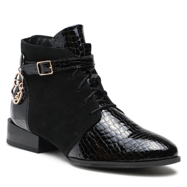 Botki Maciejka. Czarne botki Maciejka, bez wzorów, bez obcasa, na płaskiej podeszwie, bez zapięcia. Za 449.99 zł.