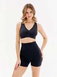 Gabriella Szorty w kolorze czarnym rozmiar: L/XL. Czarne szorty Gabriella, bez wzorów, z podwyższonym stanem. Za 70.41 zł.