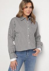Czarno-Biała Koszula Bawełniana w Paski z Kieszonką Nolbia. Czarne koszule Born2be, s, bez wzorów, z bawełny, eleganckie, bez kołnierzyka, bez ramiączek. Za 99.99 zł.