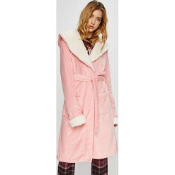 Chelsea Peers - Szlafrok Plain Pink Gown. Szlafroki marki Chelsea Peers. W wyprzedaży za 129.90 zł.