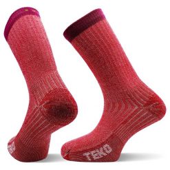 Skarpety sportowe z wełny Merino Teko ecoHIKE Light Half Cushion 2.0. Czerwone skarpety TEKO, bez wzorów, z nylonu. Za 59.99 zł.