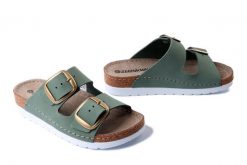 DR. BRINKMANN 700741-07 olive, klapki damskie. Zielone klapki Dr. Brinkmann, bez wzorów, ze skóry, bez obcasa. Za 185.43 zł.