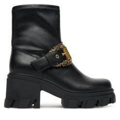Botki Versace Jeans Couture. Czarne botki Versace Jeans Couture, bez wzorów, z jeansu, bez obcasa, na słupku, bez zapięcia. Za 1,019.00 zł.