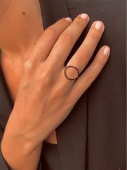 DI GIORGIO Pozłacany pierścionek z cyrkoniami rozmiar: 54. Czarne pierścionki DI GIORGIO, z cyrkonią, pozłacane. Za 140.95 zł.