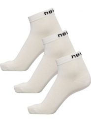Skarpetki Newline DO. Czarne skarpety Newline, bez wzorów, z materiału. Za 137.50 zł.