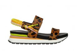 Sandały Gioseppo Leverett Leopard 602211, Wielokolorowy, Skóra naturalna - 37. Obuwie sportowe Gioseppo, bez wzorów, ze skóry, sportowe, bez obcasa, bez zapięcia. W wyprzedaży za 179.10 zł.