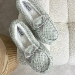 Szare kapcie damskie Vinceza 19951. Szare obuwie domowe VINCEZA, bez wzorów, z materiału, bez zapięcia. Za 59.00 zł.