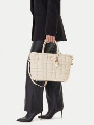 Guess Torebka Marion HWWG80 72060 Écru. Torebki klasyczne Guess, z aplikacjami, ze skóry, bez dodatków. Za 419.99 zł.