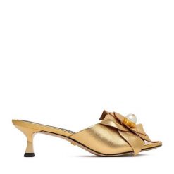 Klapki GINO ROSSI. Żółte klapki Gino Rossi, bez wzorów, bez obcasa. Za 379.99 zł.