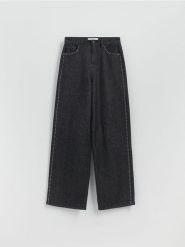Jeansy wide leg z aplikacjami - szary. Szare jeansy Reserved, z aplikacjami. Za 159.99 zł.