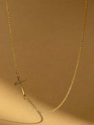 L instant d Or Naszyjnik "Petite croix" z elementem ozdobnym - dł. 42 cm rozmiar: onesize. Żółte naszyjniki L instant d Or, złote. Za 972.95 zł.