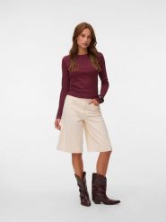 Vero Moda Koszulka w kolorze bordowym rozmiar: XS. Czerwone bluzki Vero Moda, xs, bez wzorów, prążkowane, bez kołnierzyka, bez ramiączek. Za 73.95 zł.