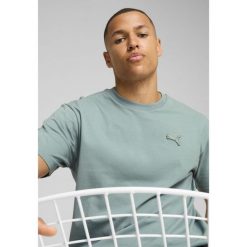 Koszulka unisex Essentials Elevated PUMA Green Moon. Zielone koszulki sportowe Puma, bez wzorów, z materiału, bez ramiączek. Za 109.00 zł.
