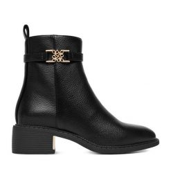 Botki Nine West. Czarne botki Nine West, bez wzorów, bez obcasa, na płaskiej podeszwie, bez zapięcia. Za 279.99 zł.