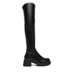 Muszkieterki DeeZee. Czarne kozaki DeeZee, bez obcasa, na płaskiej podeszwie, bez zapięcia. Za 229.99 zł.