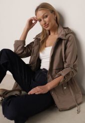 Ciemnobeżowa Kurtka w Stylu Parki z Odpinanym Kapturem i Sznurkami Enang. Brązowe kurtki Born2be, l, bez wzorów, z jeansu. Za 199.99 zł.