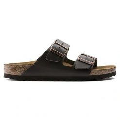 BIRKENSTOCK Arizona NL Dark Brown Klapki damskie. Brązowe klapki Birkenstock, bez wzorów, ze skóry, z otwartym noskiem, bez obcasa. Za 449.99 zł.