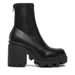 Botki DeeZee. Czarne botki DeeZee, bez wzorów, bez obcasa, na słupku, bez zapięcia. Za 179.99 zł.