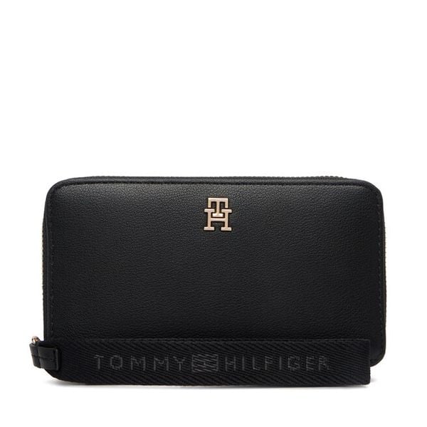 Portfel Tommy Hilfiger. Czarne portfele TOMMY HILFIGER, bez wzorów. Za 269.99 zł.
