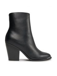 ONLY Botki 15304870 Czarny. Czarne botki Only, bez wzorów, ze skóry, bez obcasa, na słupku, bez zapięcia. Za 349.99 zł.
