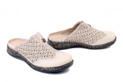 RIEKER 46376-60 beige, klapki damskie. Brązowe klapki Rieker, bez wzorów, z gumy, bez obcasa. Za 329.90 zł.